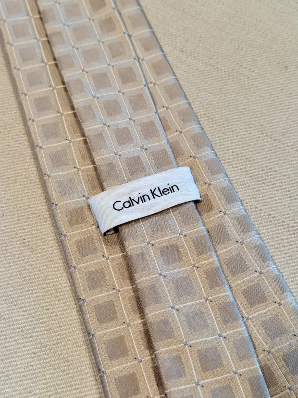5 for $15 🌸 CALVIN KLEIN | Gold Box Pattern 100% Silk Tie for Men